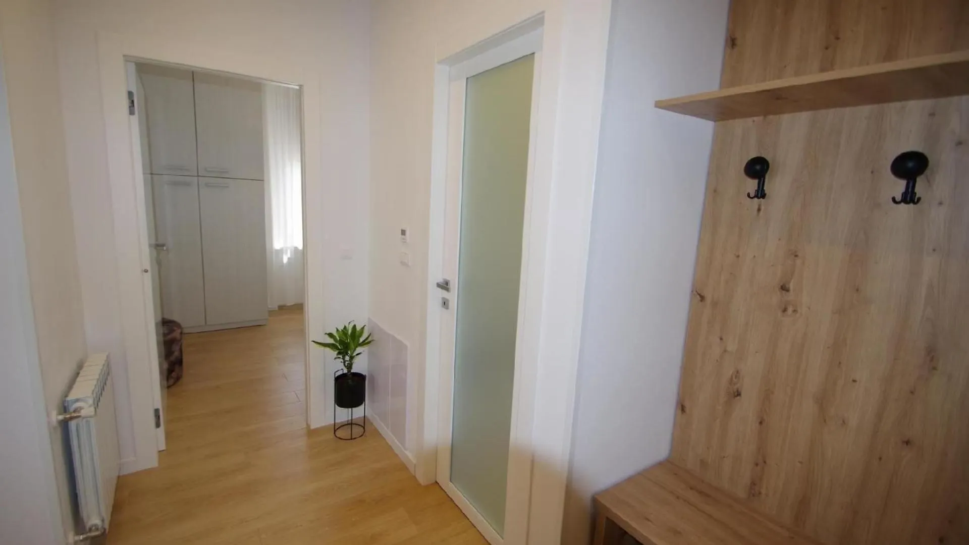 Moderne 2-Schlafzimmer-Wohnung In Pula